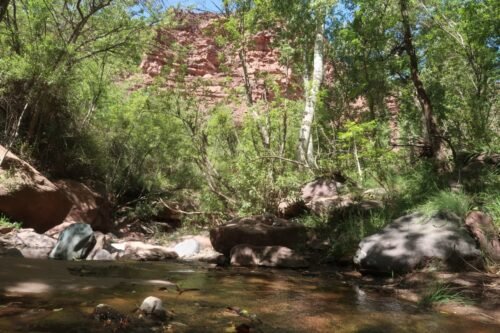 Short trips for relaxation and enjoying the nearby natural scenery.