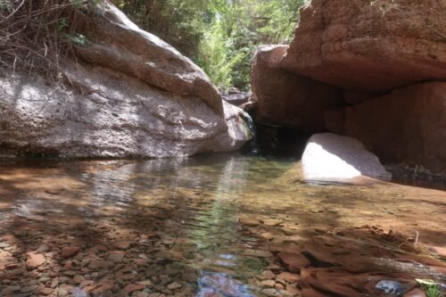 Short trips for relaxation and enjoying the nearby natural scenery.