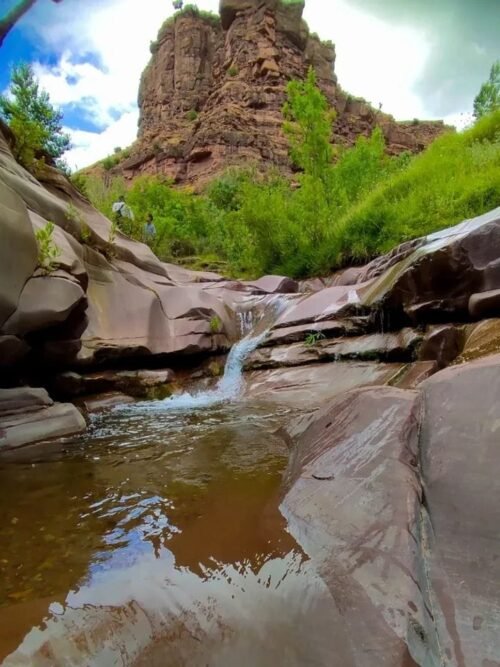 Short trips for relaxation and enjoying the nearby natural scenery.